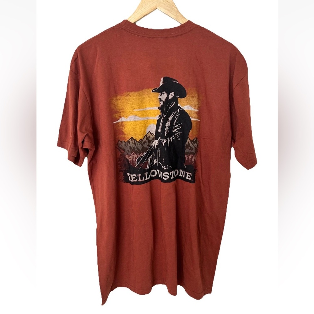 Yellowstone Western Cowboy Graphic Rust Short Sleeve T-Shirt NWT Size XL